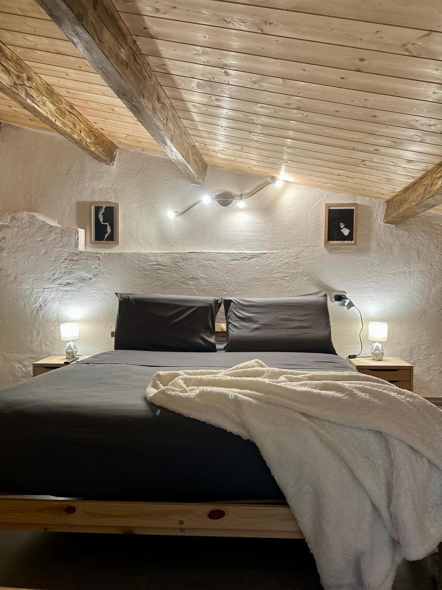 Sassari-Centro Elegante Appartamento Con Wifi E Netflix Exteriör bild
